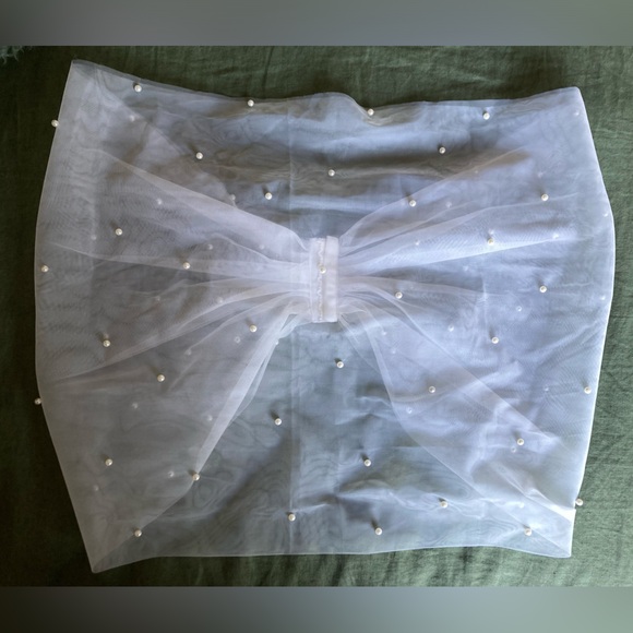 Sheer dreamy pearl shawl overlay - Picture 6 of 9